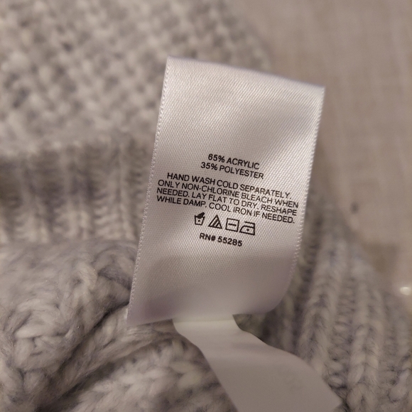 Express gray womans sweater, size XS soft, warm,comfy Gift Christmas Birthday - Picture 6 of 6